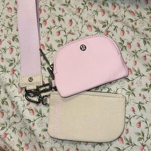 Lululemon duo Wristlet -New